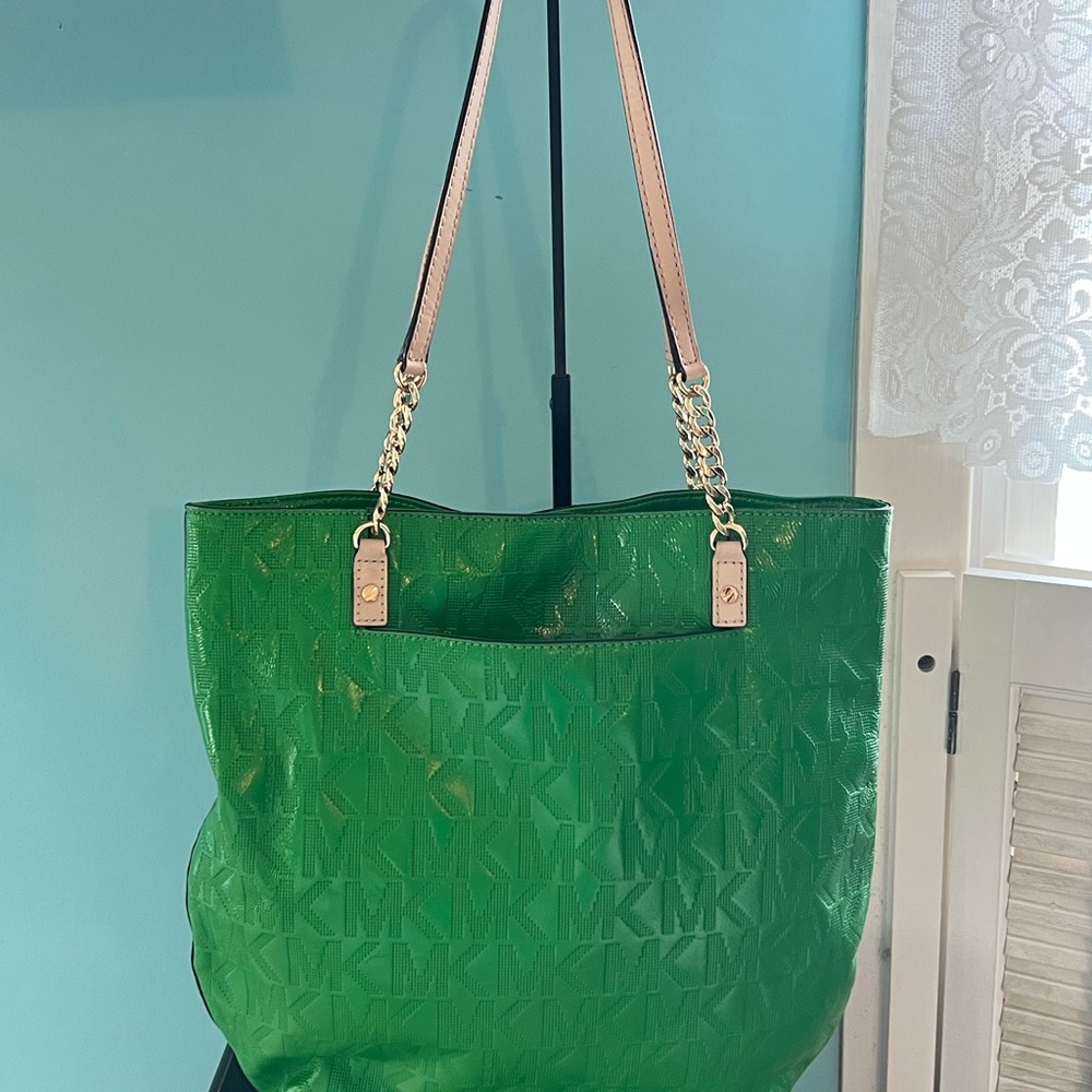 MICHAEL KORS Authentic Kelly Green Patent Leather Monogram Chain Handle Bag